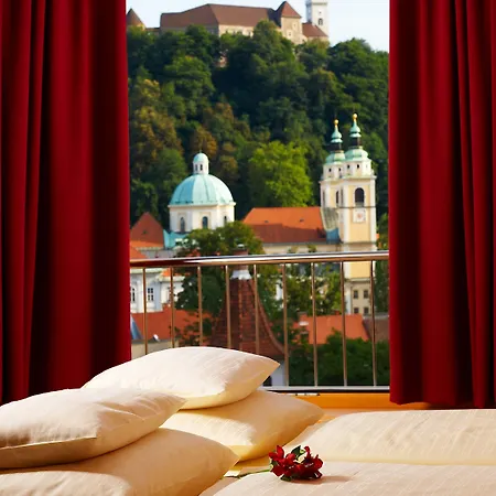 City Hotel Ljubljana מלון