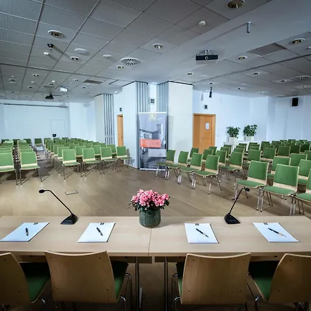 City Hotel Ljubljana 4* Liubliana