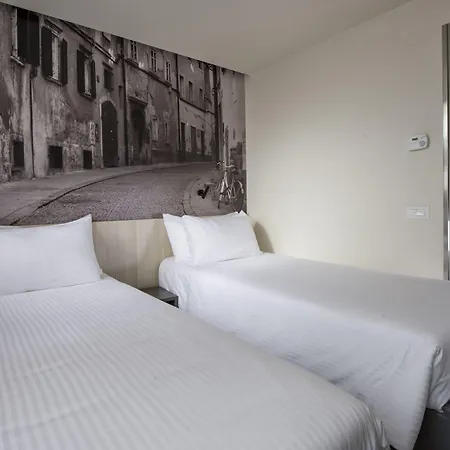 City Hotel Ljubljana Szálloda