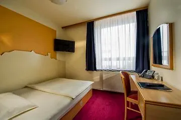 City Hotel Ljubljana 4*