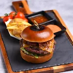 City Hotel Ljubljana מלון 4*