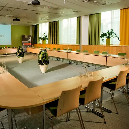 City Hotel Ljubljana Szálloda