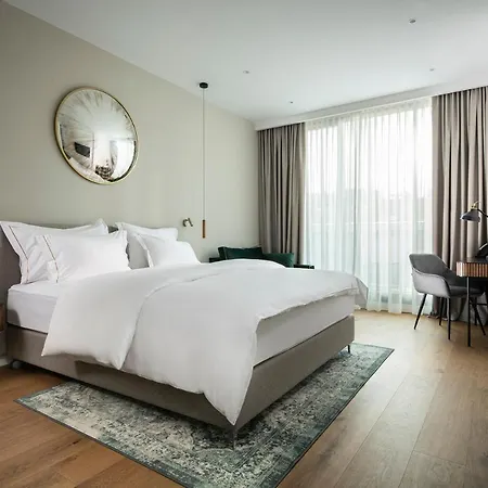 City Hotel Ljubljana Hotell