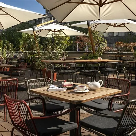 City Hotel Ljubljana Szálloda 4*